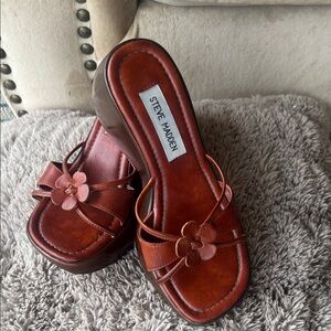 Steve Madden Brown Leather Floral Slide Platforms